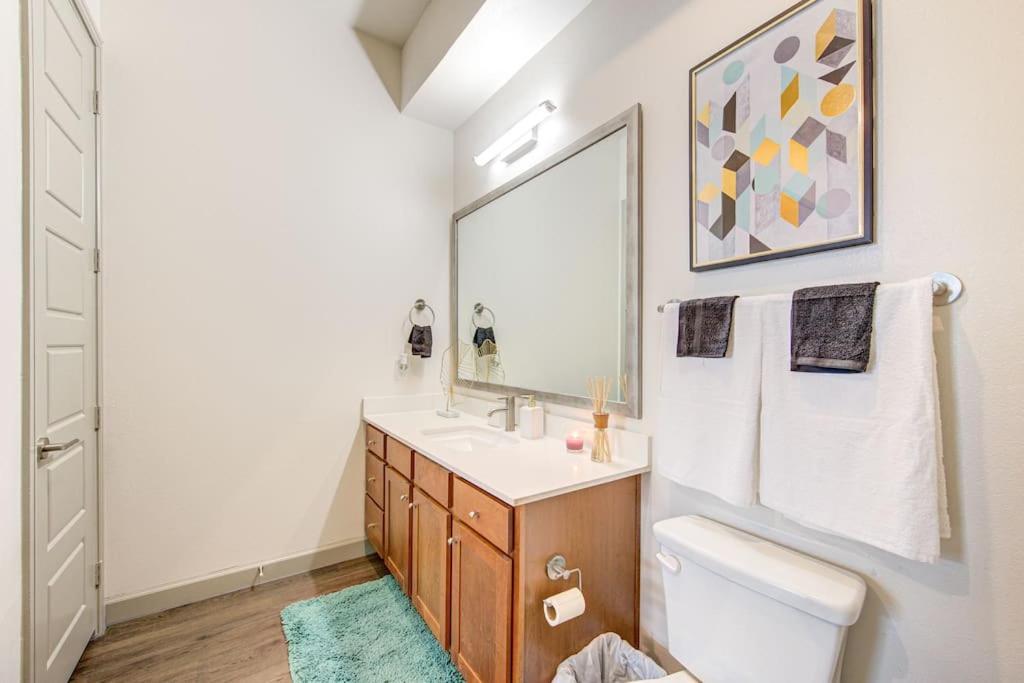 Trendy Downtown 1Bd/Freeparking/Wi-Fi/Pool Leilighet Houston Eksteriør bilde